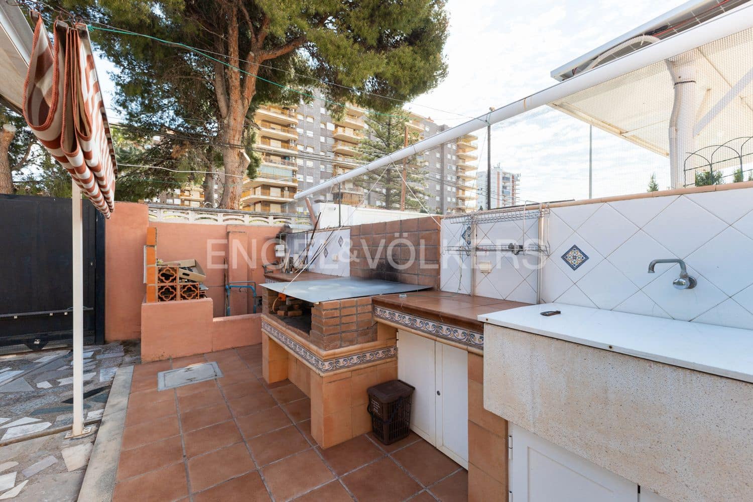 5 soverom Villa til salgs i Benicassim med svømmebasseng - € 550 000 (Ref: 9080503)