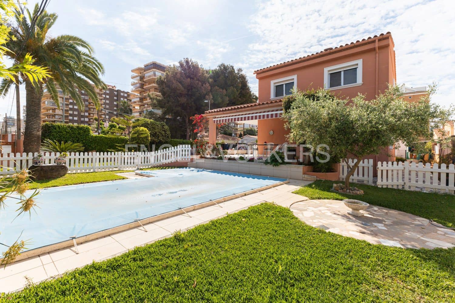 5 soverom Villa til salgs i Benicassim med svømmebasseng - € 550 000 (Ref: 9080503)