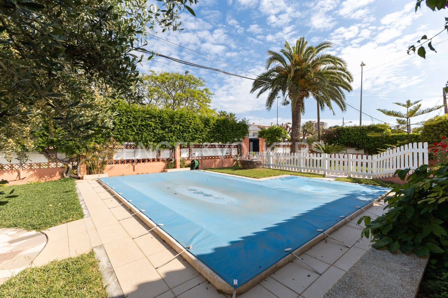 5 soverom Villa til salgs i Benicassim med svømmebasseng - € 550 000 (Ref: 9080503)