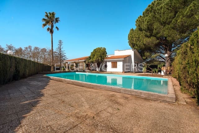 4 soveværelse Finca/Landehus til salg i Albocàsser med swimmingpool garage - € 260.000 (Ref: 9080511)