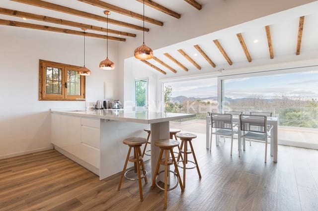 Chalet de 5 habitaciones en Pego en venta con piscina garaje - 555.000 € (Ref: 9080514)