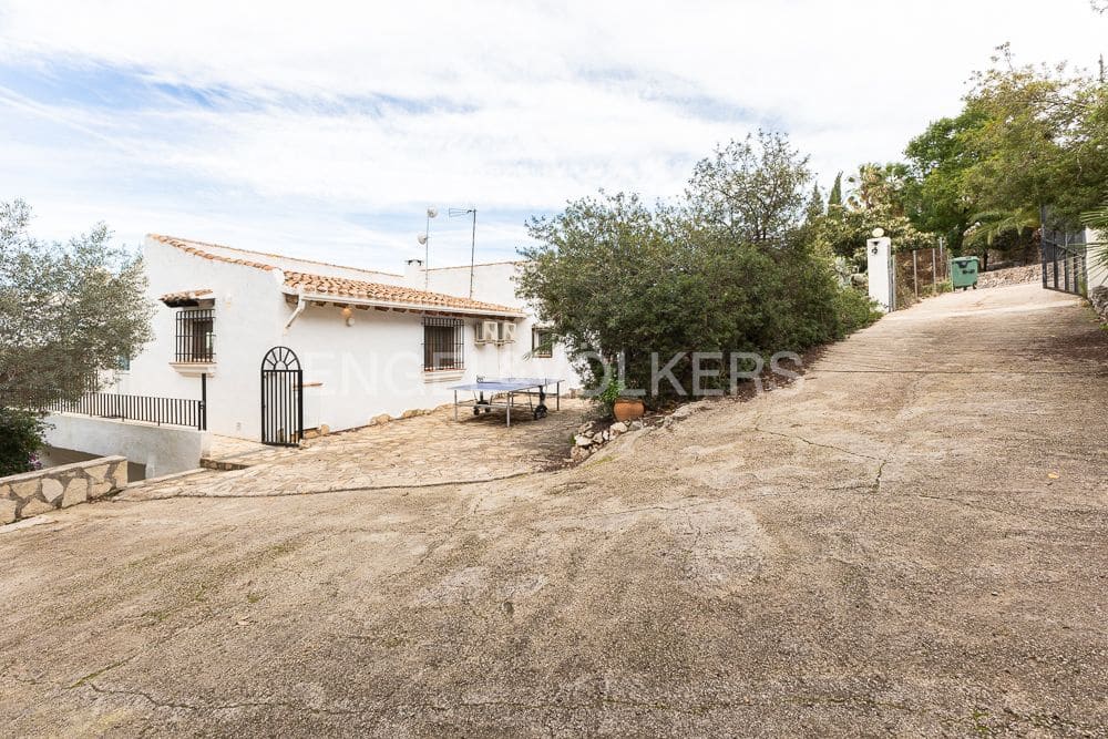 5 soveværelse Villa til salg i Pego med swimmingpool garage - € 498.000 (Ref: 9080514)
