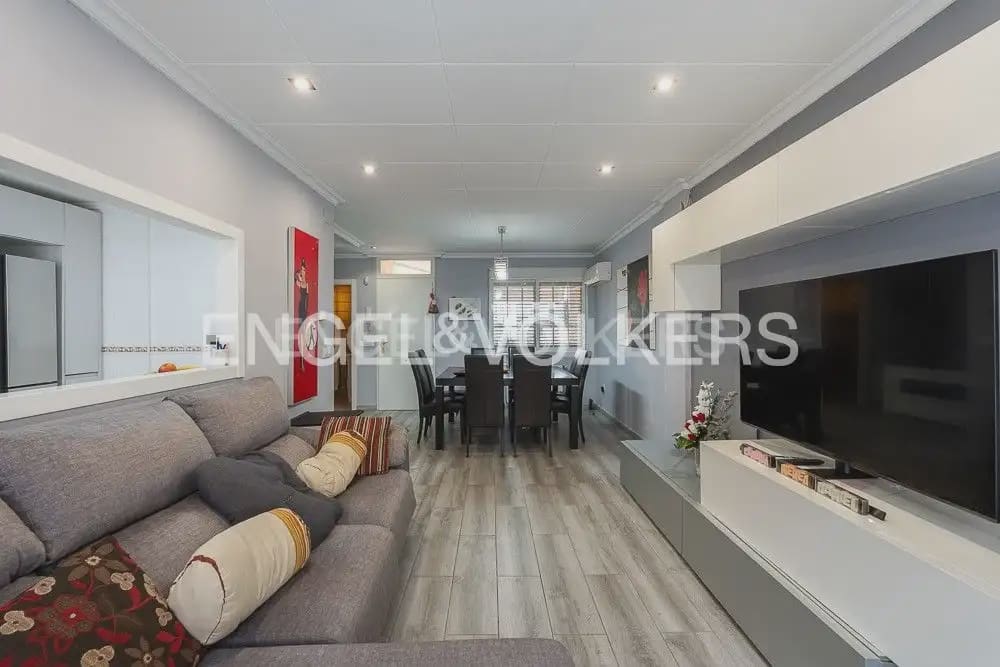 4 sovrum Semi-fristående Villa till salu i Valencia stad med garage - 610 000 € (Ref: 9080521)