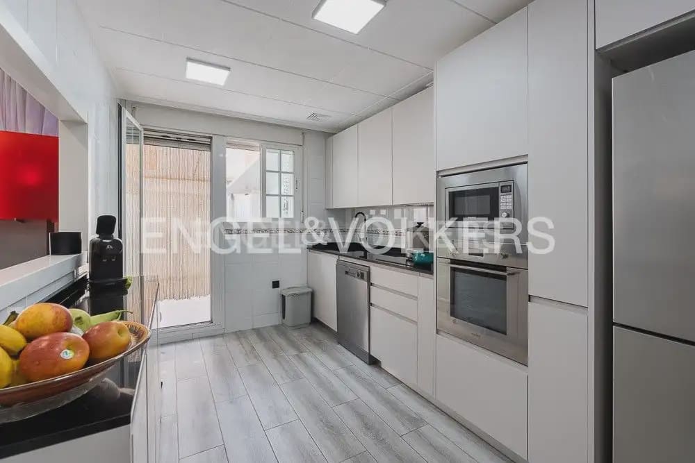 4 sovrum Semi-fristående Villa till salu i Valencia stad med garage - 610 000 € (Ref: 9080521)