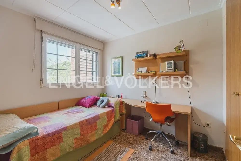 4 sovrum Semi-fristående Villa till salu i Valencia stad med garage - 610 000 € (Ref: 9080521)