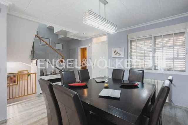 4 makuuhuone Paritalo myytävänä paikassa La Malva-Rosa, Valencia kaupunki mukana 
autotalli - 610 000 € (Ref: 9080521)