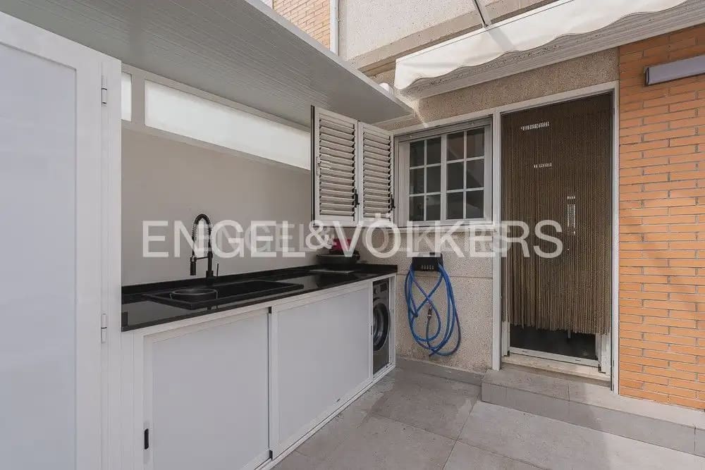 4 sovrum Semi-fristående Villa till salu i Valencia stad med garage - 610 000 € (Ref: 9080521)