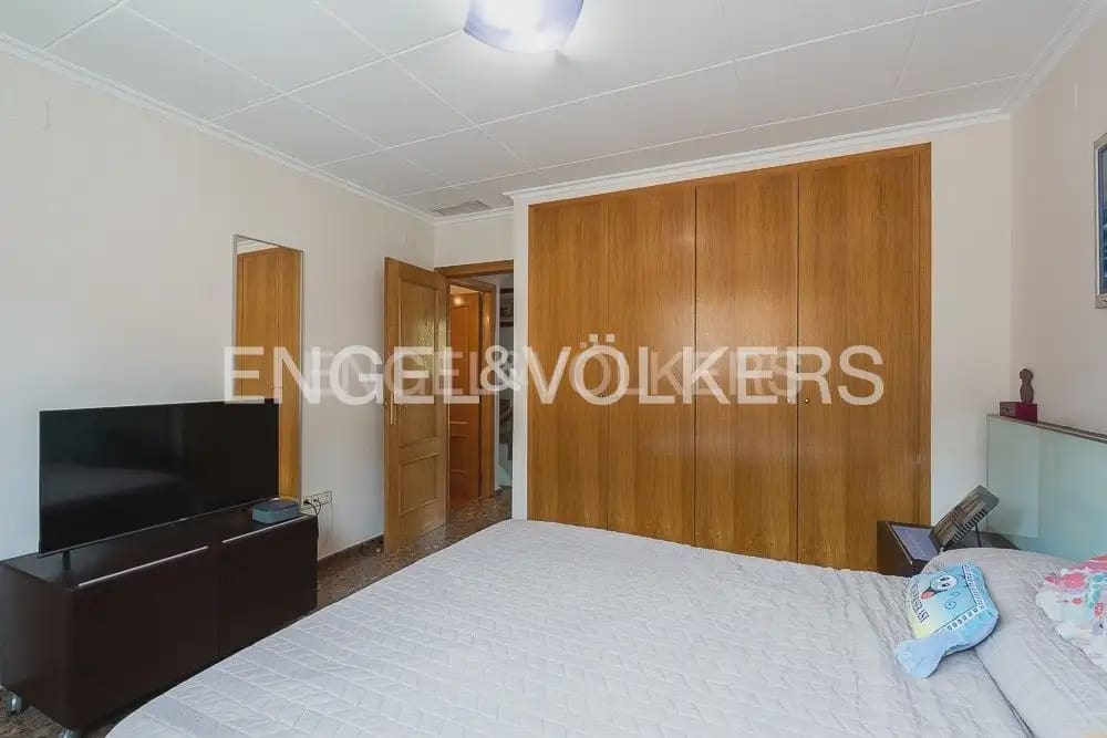 4 sovrum Semi-fristående Villa till salu i Valencia stad med garage - 610 000 € (Ref: 9080521)
