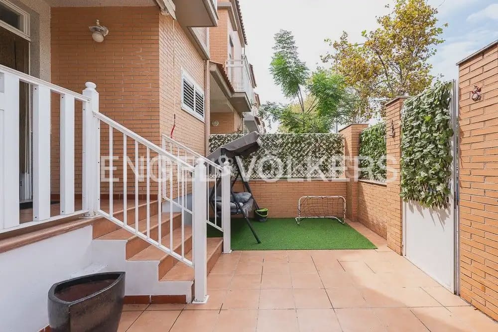 4 sovrum Semi-fristående Villa till salu i Valencia stad med garage - 610 000 € (Ref: 9080521)