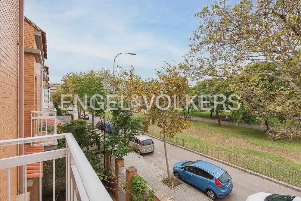4 sovrum Semi-fristående Villa till salu i Valencia stad med garage - 610 000 € (Ref: 9080521)