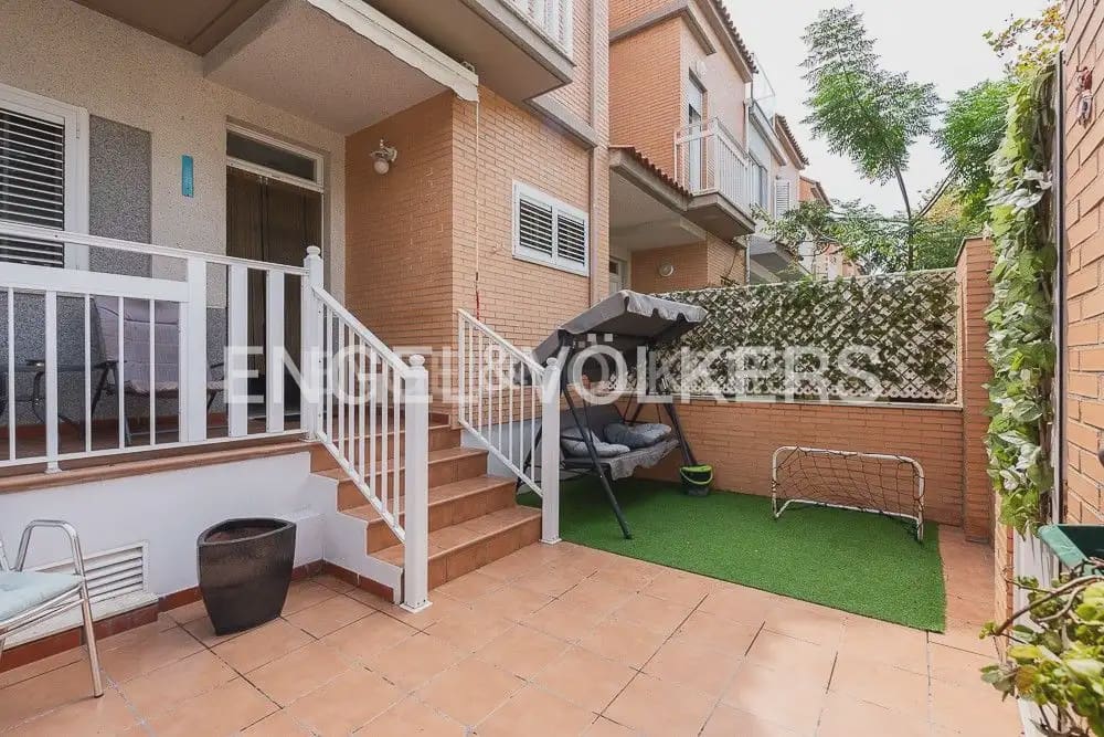 4 sovrum Semi-fristående Villa till salu i Valencia stad med garage - 610 000 € (Ref: 9080521)