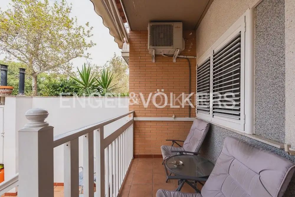 4 sovrum Semi-fristående Villa till salu i Valencia stad med garage - 610 000 € (Ref: 9080521)