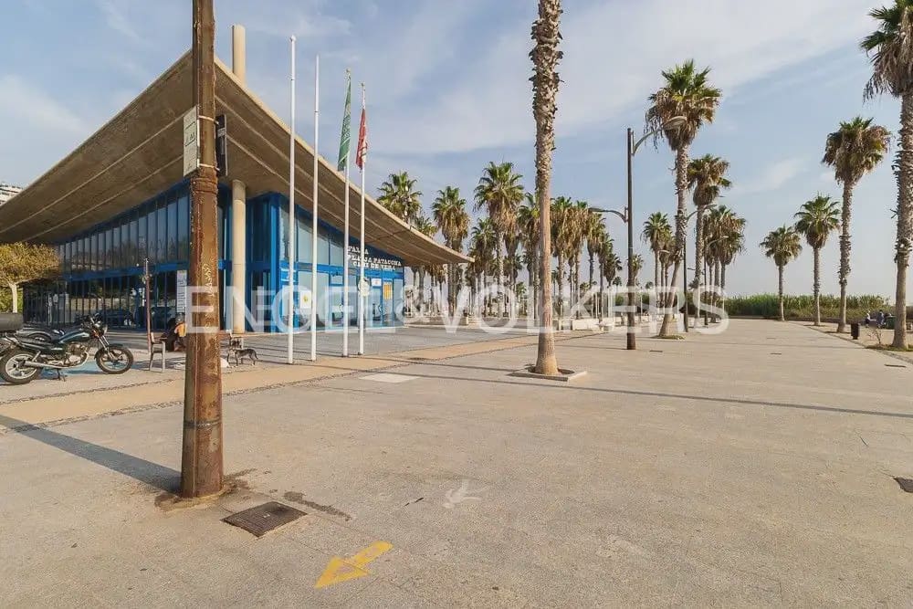 4 sovrum Semi-fristående Villa till salu i Valencia stad med garage - 610 000 € (Ref: 9080521)