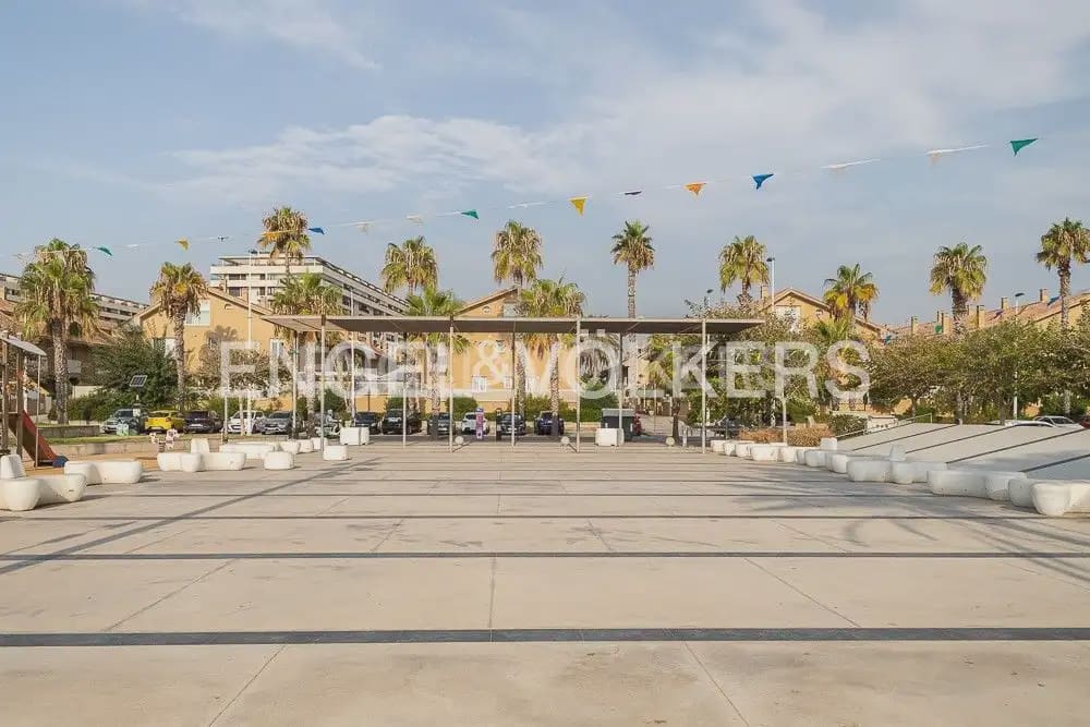 4 sovrum Semi-fristående Villa till salu i Valencia stad med garage - 610 000 € (Ref: 9080521)