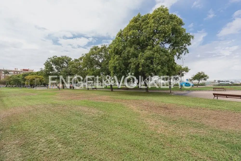 4 sovrum Semi-fristående Villa till salu i Valencia stad med garage - 610 000 € (Ref: 9080521)