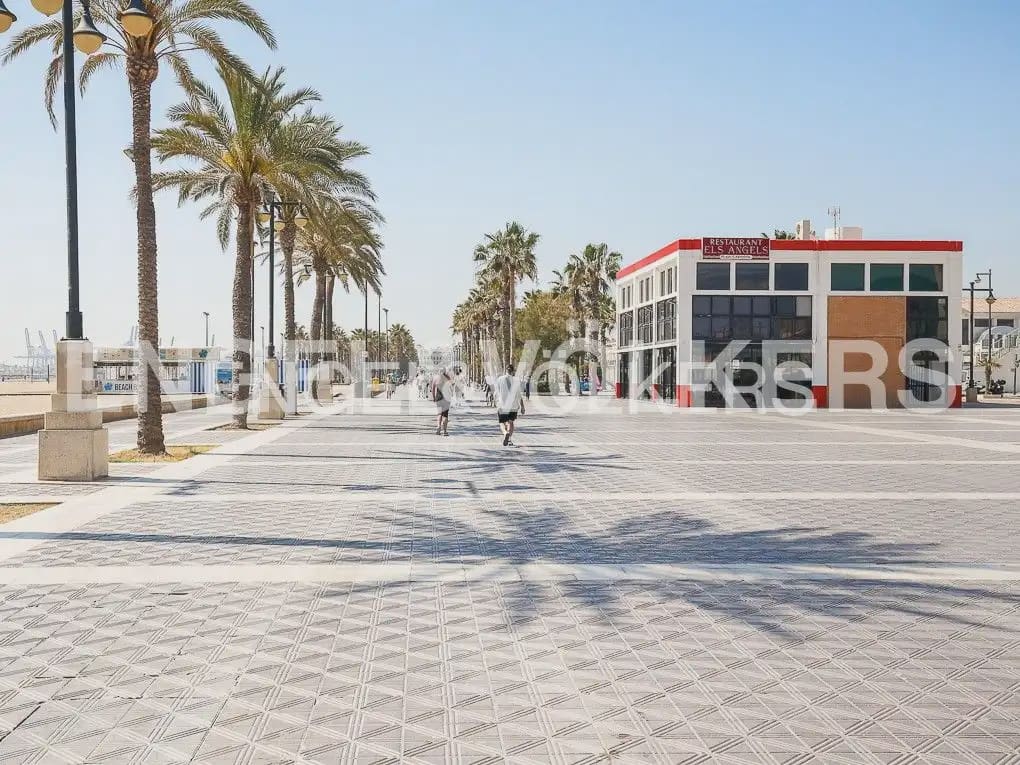 4 sovrum Semi-fristående Villa till salu i Valencia stad med garage - 610 000 € (Ref: 9080521)