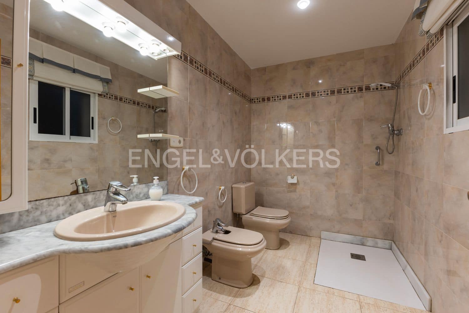 6 sypialnia Willa na sprzedaż w Piles z basenem garażem - 835 000 € (Ref: 9080530)