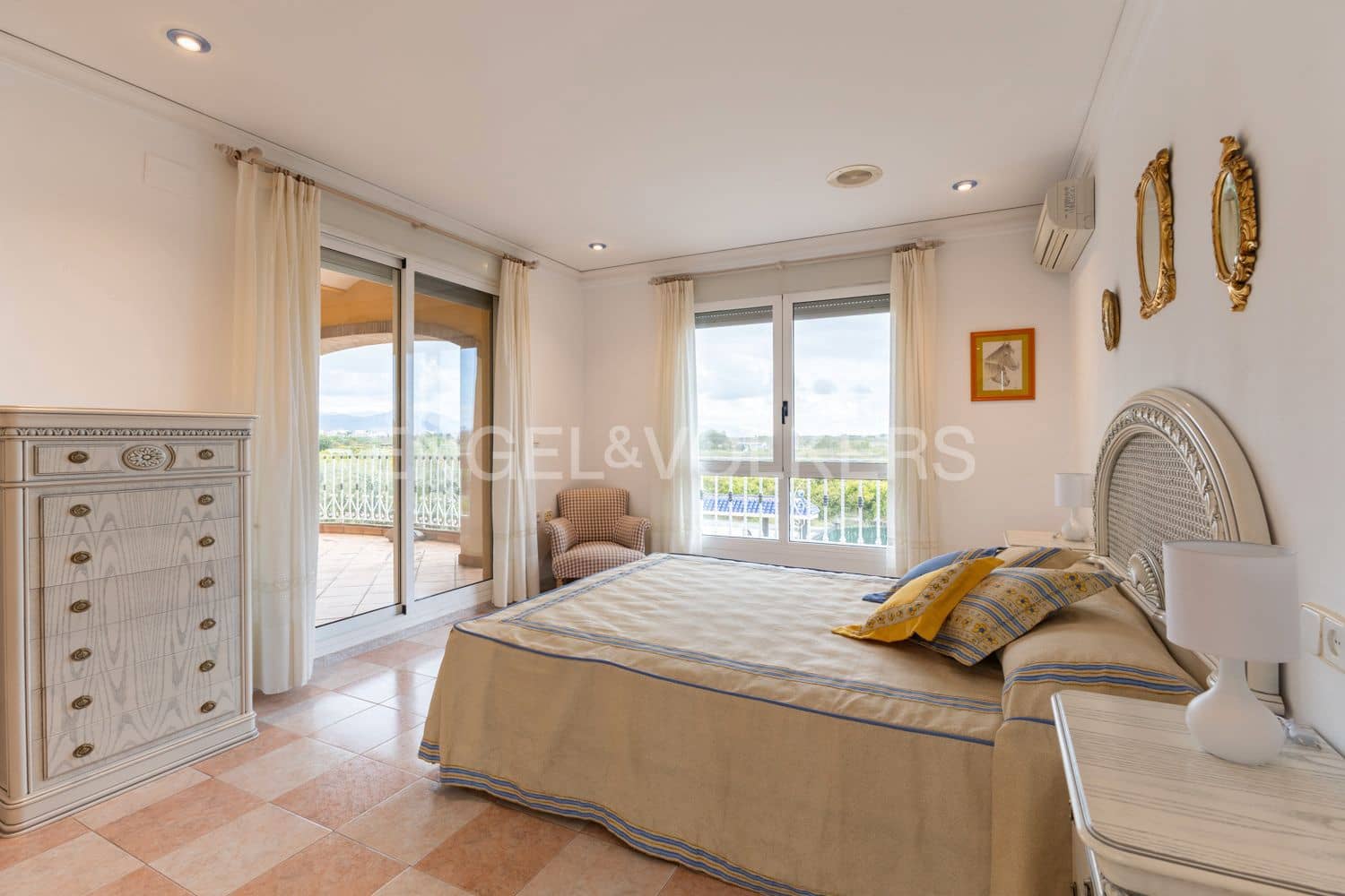 6 sypialnia Willa na sprzedaż w Piles z basenem garażem - 835 000 € (Ref: 9080530)