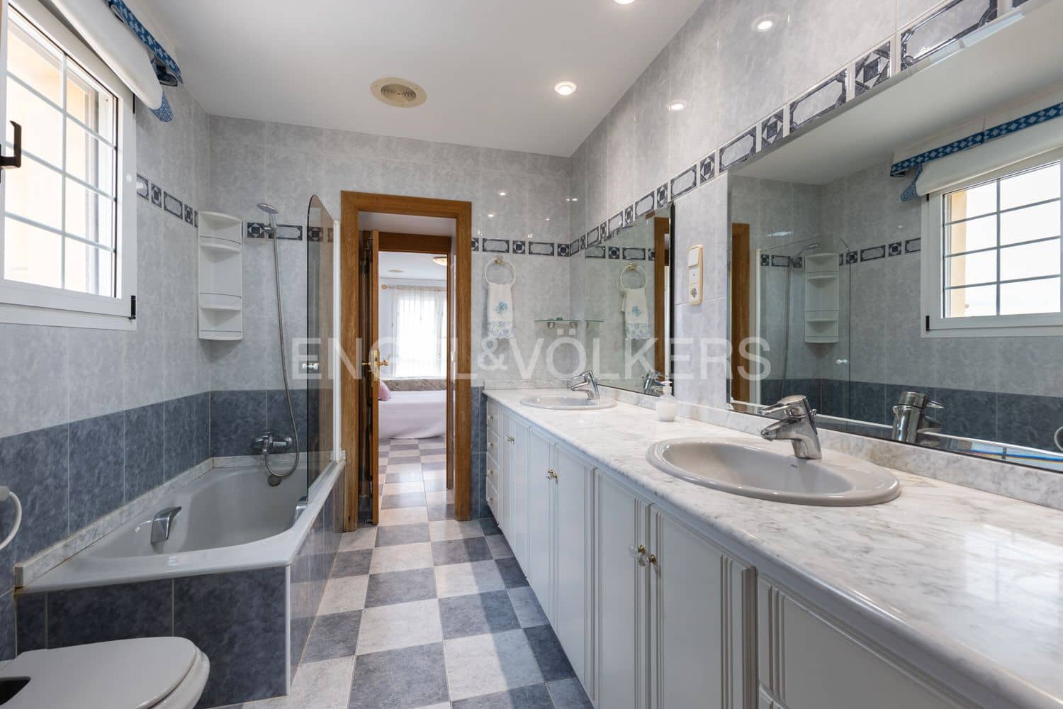 6 sypialnia Willa na sprzedaż w Piles z basenem garażem - 835 000 € (Ref: 9080530)