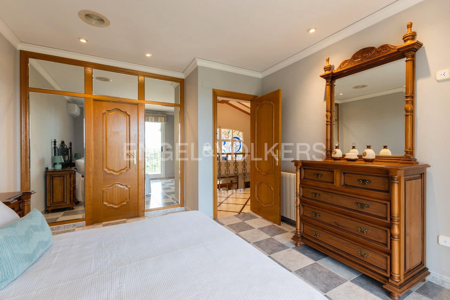 6 sypialnia Willa na sprzedaż w Piles z basenem garażem - 835 000 € (Ref: 9080530)