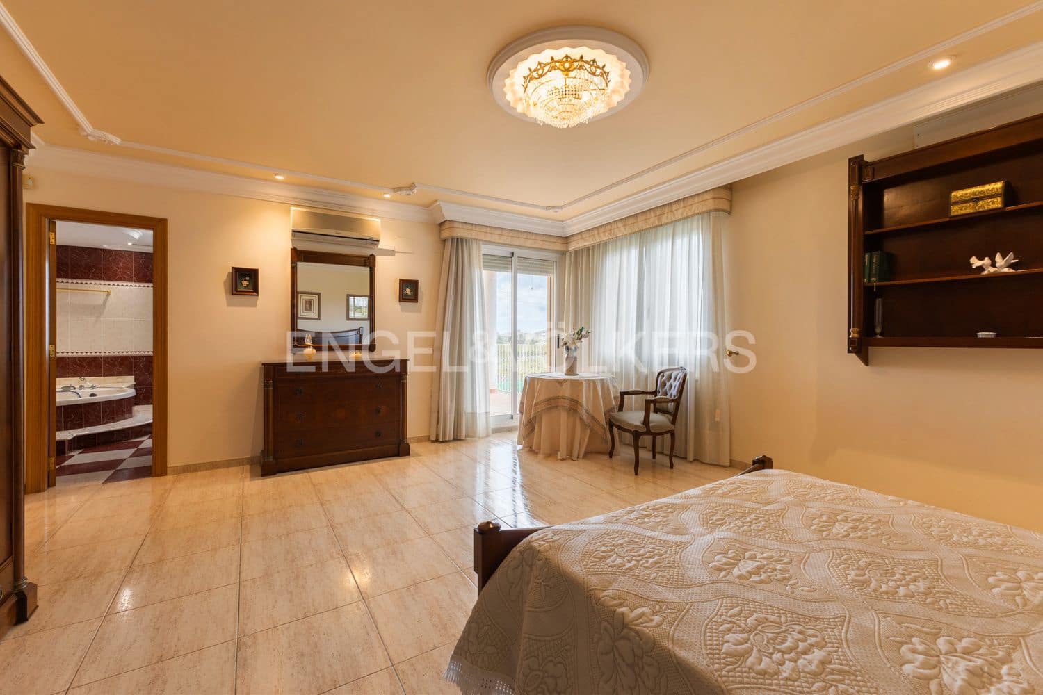 6 sypialnia Willa na sprzedaż w Piles z basenem garażem - 835 000 € (Ref: 9080530)
