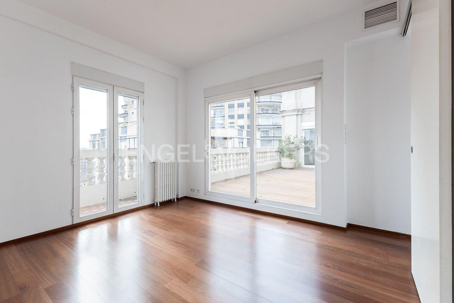 Apartamento de 4 habitaciones en València ciudad en venta - 1.290.000 € (Ref: 9080538)
