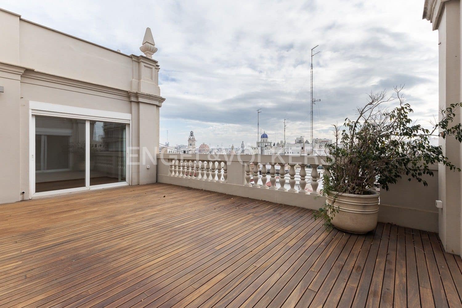 Apartamento de 4 habitaciones en València ciudad en venta - 1.290.000 € (Ref: 9080538)