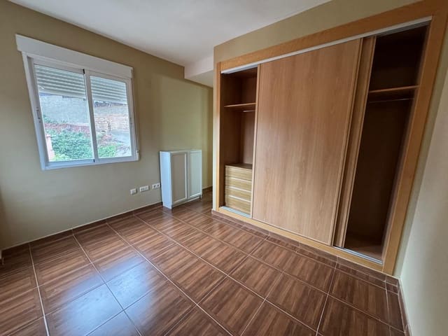 4 bedroom Townhouse for rent in Serra - € 1,200 (Ref: 9080545)