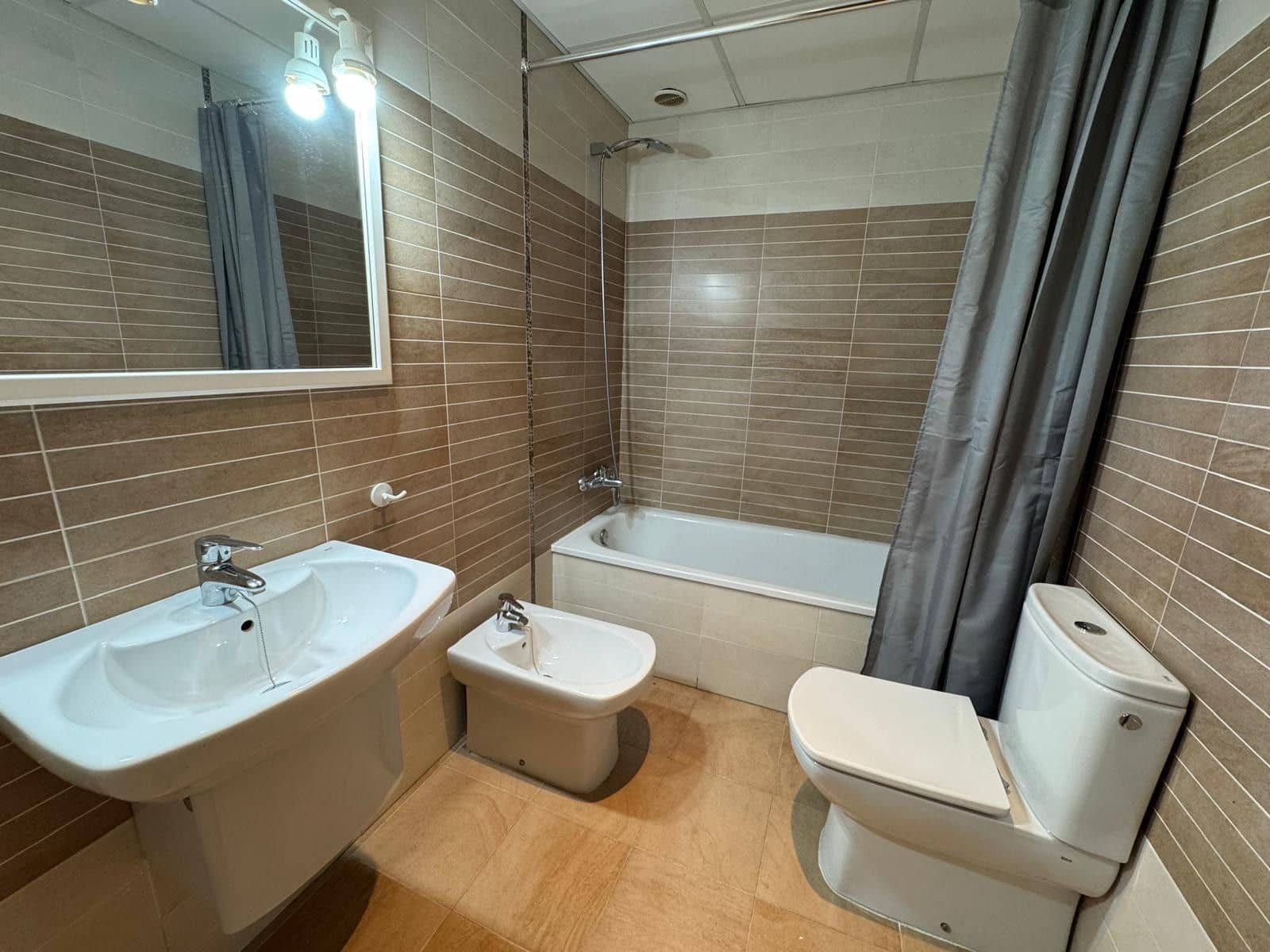 4 bedroom Townhouse for rent in Serra - € 1,200 (Ref: 9080545)