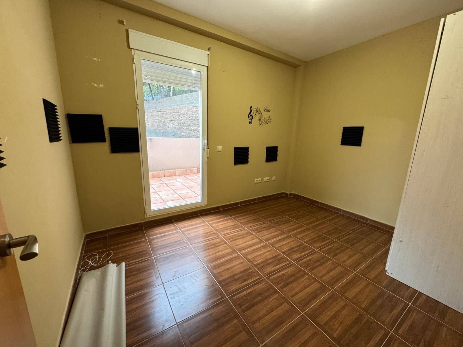 4 bedroom Townhouse for rent in Serra - € 1,200 (Ref: 9080545)