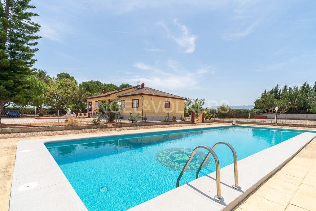 4 Zimmer Villa zu verkaufen in Els Poblets mit Pool Garage - 850.000 € (Ref: 9080546)