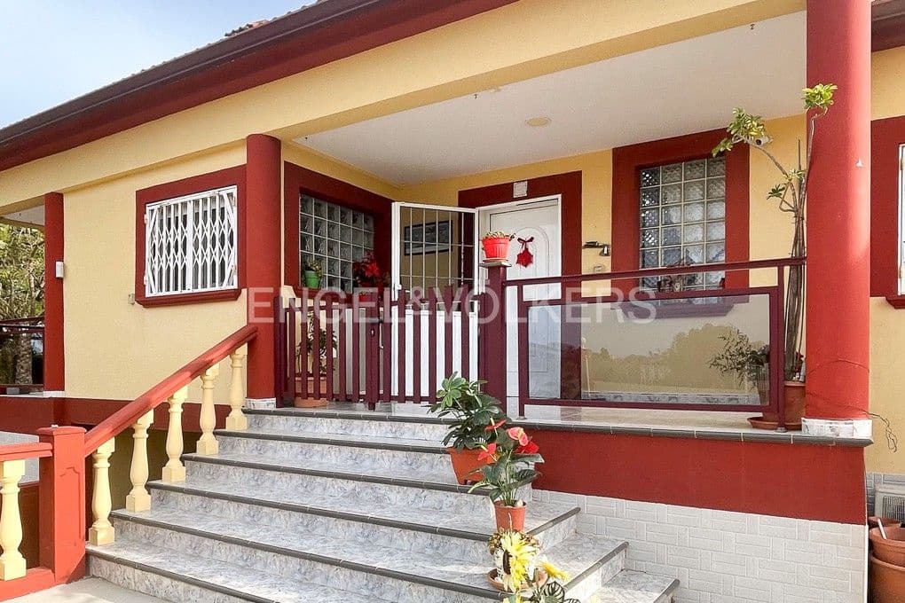 4 Zimmer Villa zu verkaufen in Els Poblets mit Pool Garage - 850.000 € (Ref: 9080546)