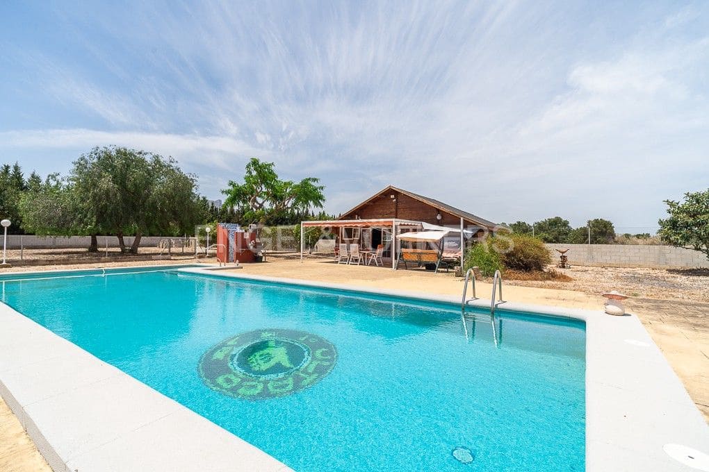 4 Zimmer Villa zu verkaufen in Els Poblets mit Pool Garage - 850.000 € (Ref: 9080546)