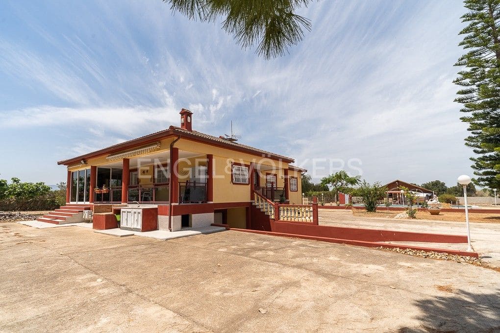 4 Zimmer Villa zu verkaufen in Els Poblets mit Pool Garage - 850.000 € (Ref: 9080546)