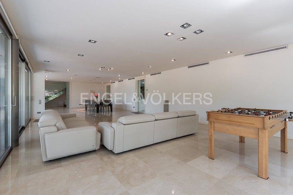 4 chambre Villa/Maison à vendre à Godella avec garage - 3 600 000 € (Ref: 9080554)