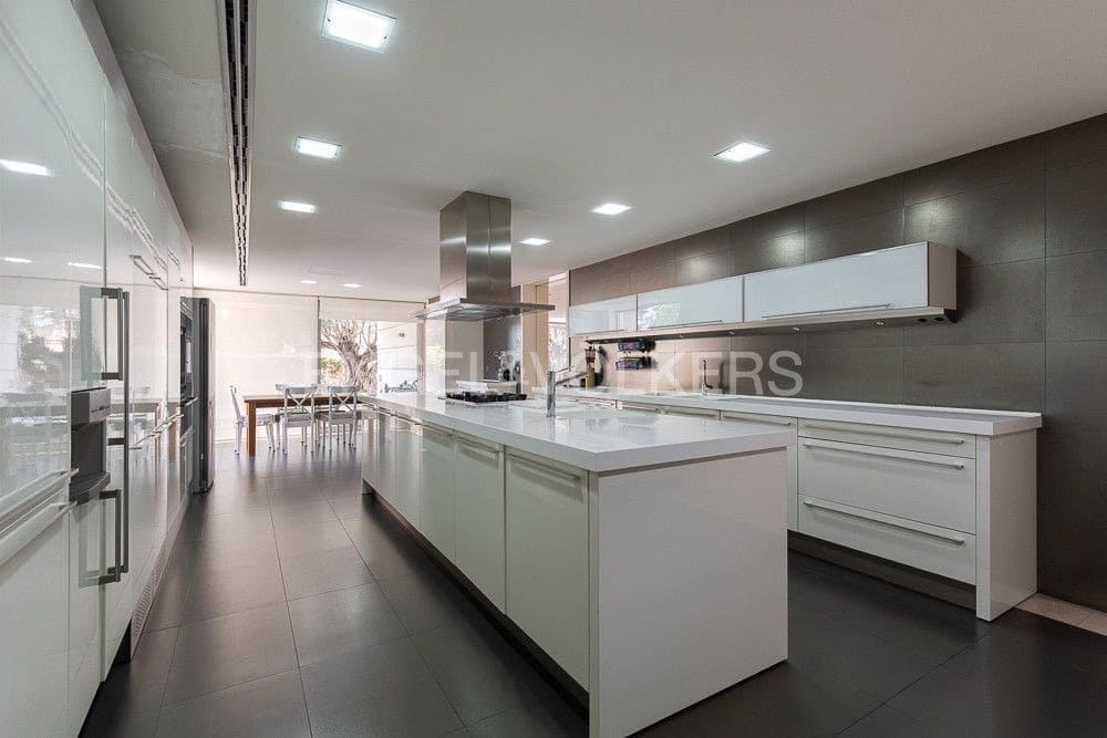 4 chambre Villa/Maison à vendre à Godella avec garage - 3 600 000 € (Ref: 9080554)