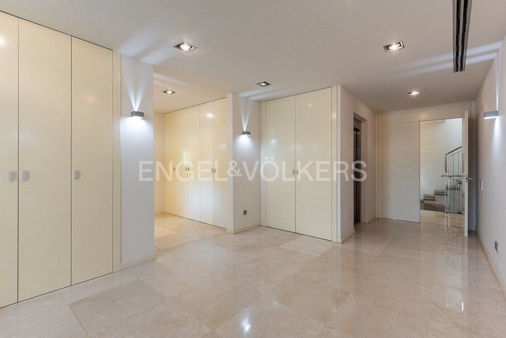 4 chambre Villa/Maison à vendre à Godella avec garage - 3 600 000 € (Ref: 9080554)
