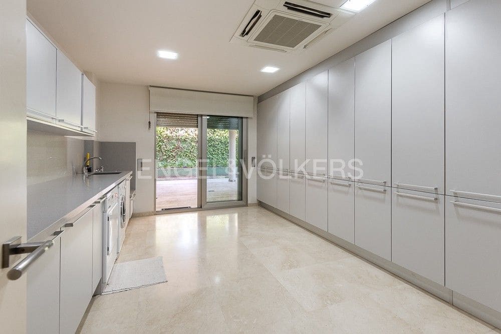 4 chambre Villa/Maison à vendre à Godella avec garage - 3 600 000 € (Ref: 9080554)