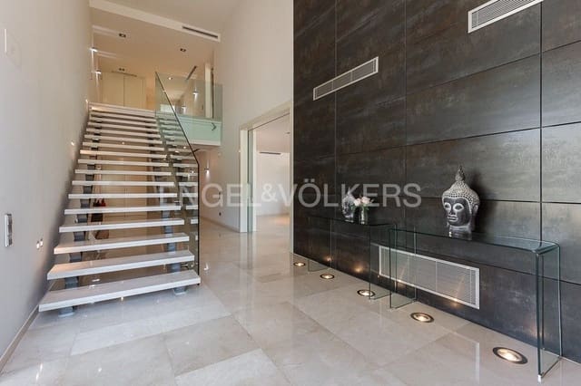 4 bedroom Villa for sale in Campolivar, Godella with garage - € 3,600,000 (Ref: 9080554)