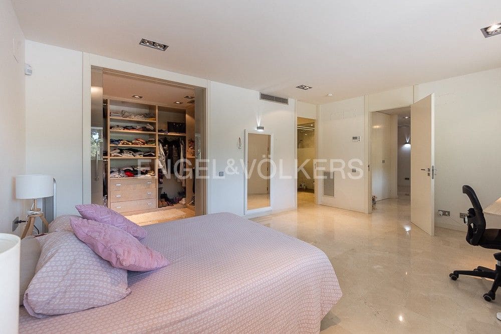 4 chambre Villa/Maison à vendre à Godella avec garage - 3 600 000 € (Ref: 9080554)