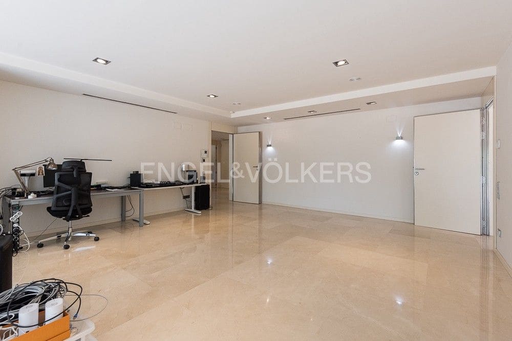 4 chambre Villa/Maison à vendre à Godella avec garage - 3 600 000 € (Ref: 9080554)
