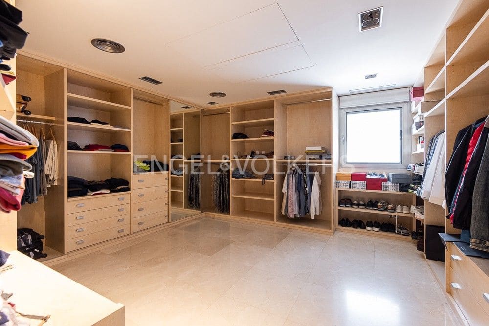 4 chambre Villa/Maison à vendre à Godella avec garage - 3 600 000 € (Ref: 9080554)