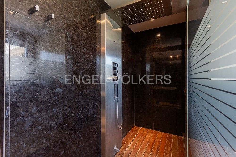 4 chambre Villa/Maison à vendre à Godella avec garage - 3 600 000 € (Ref: 9080554)