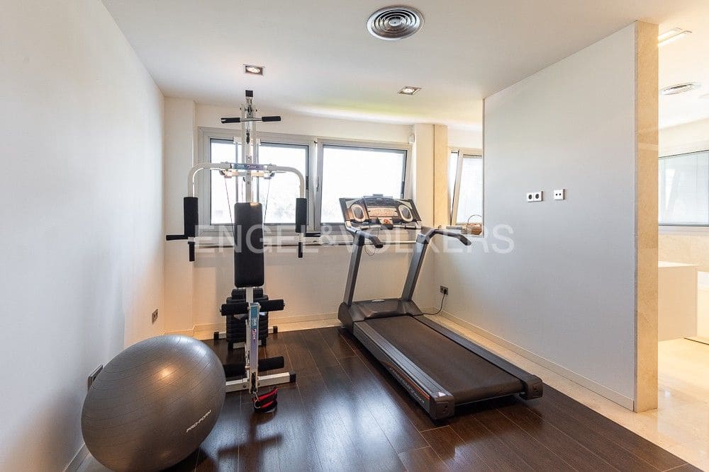 4 chambre Villa/Maison à vendre à Godella avec garage - 3 600 000 € (Ref: 9080554)