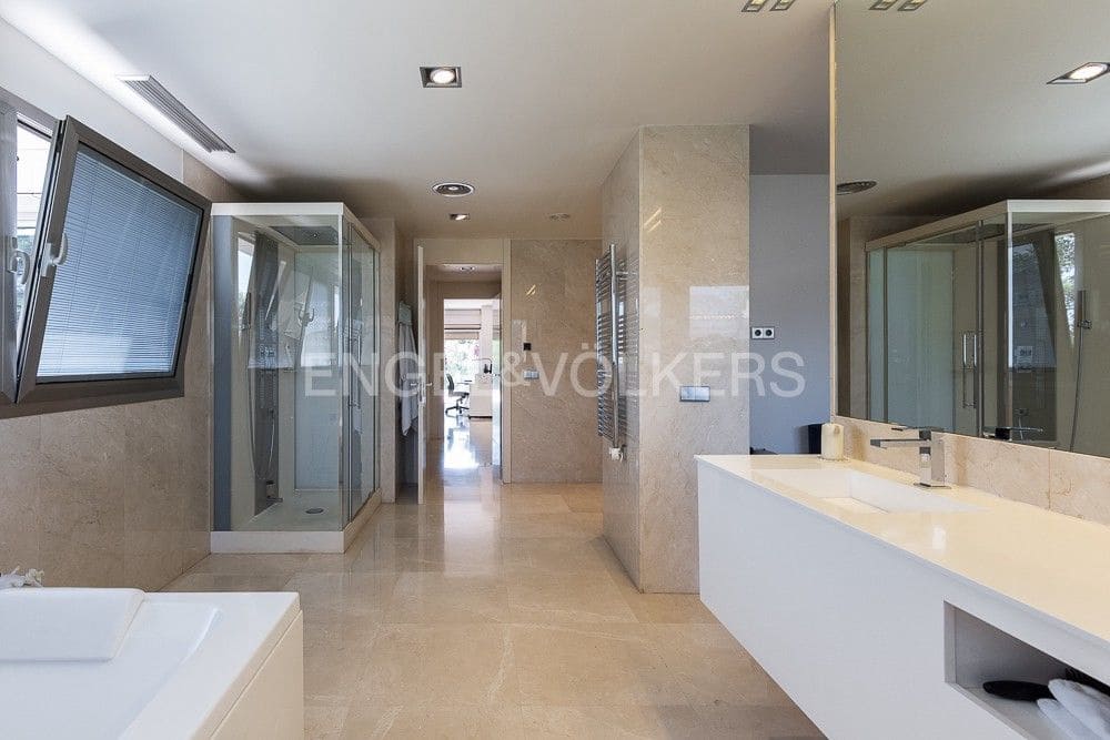 4 chambre Villa/Maison à vendre à Godella avec garage - 3 600 000 € (Ref: 9080554)