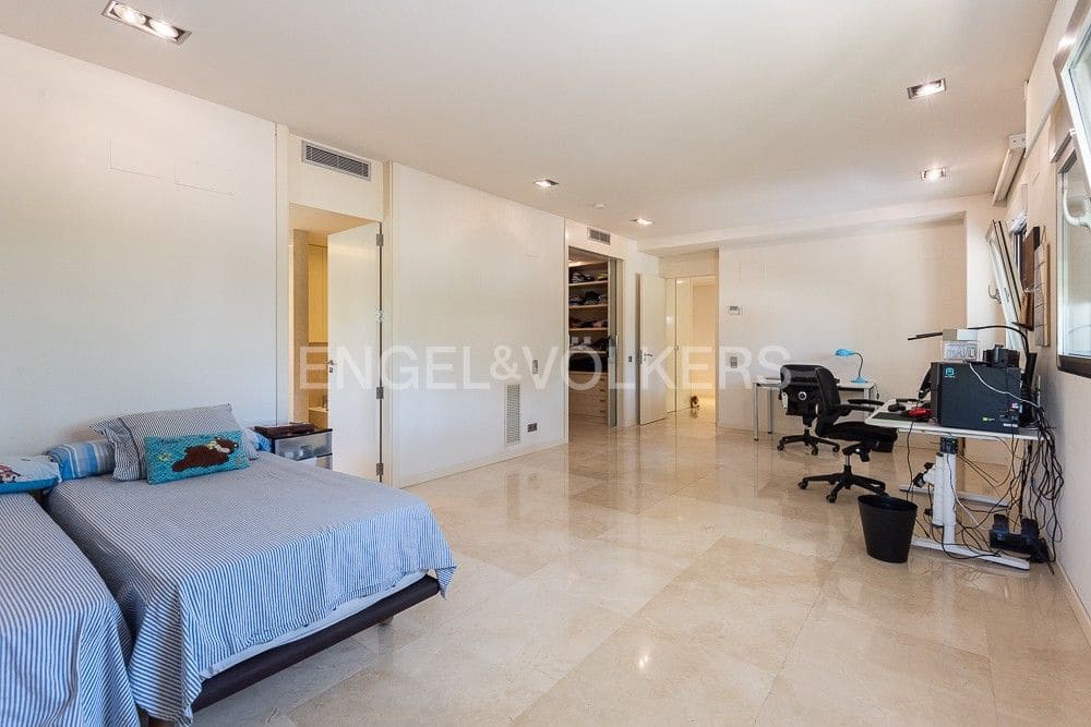4 chambre Villa/Maison à vendre à Godella avec garage - 3 600 000 € (Ref: 9080554)