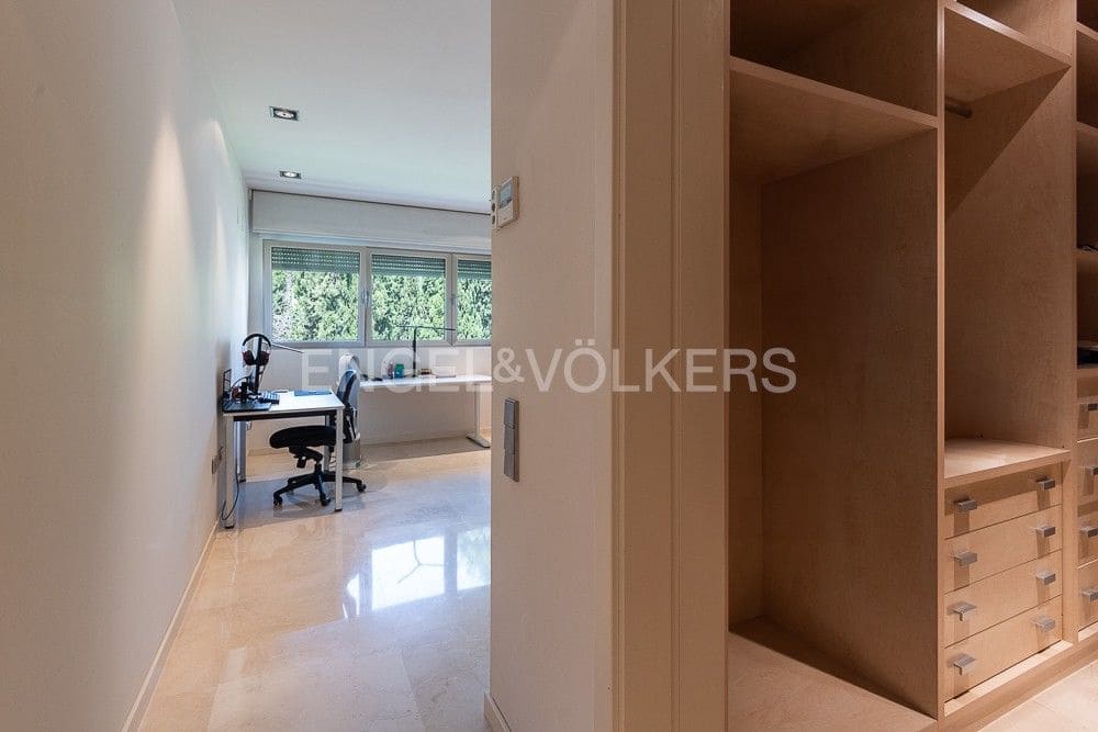 4 chambre Villa/Maison à vendre à Godella avec garage - 3 600 000 € (Ref: 9080554)