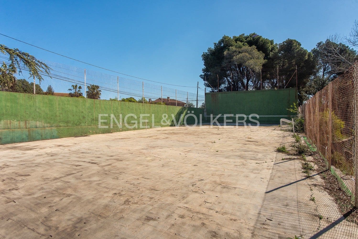 4 bedroom Villa for sale in Vila-real with pool garage - € 450,000 (Ref: 9080566)