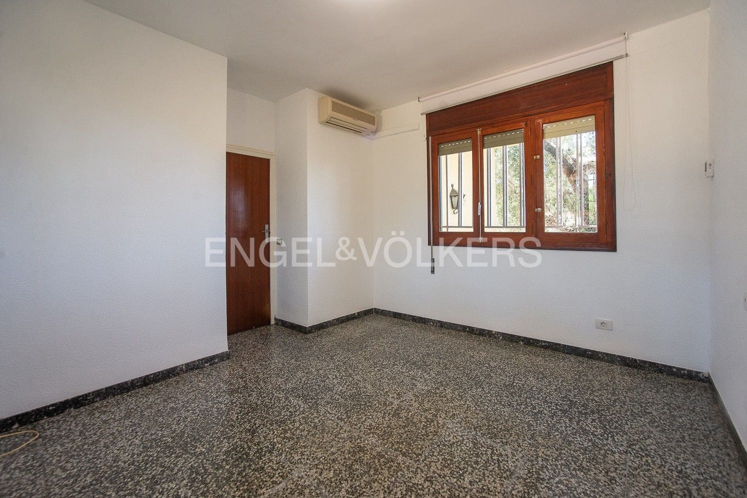 4 bedroom Villa for sale in Vila-real with pool garage - € 450,000 (Ref: 9080566)