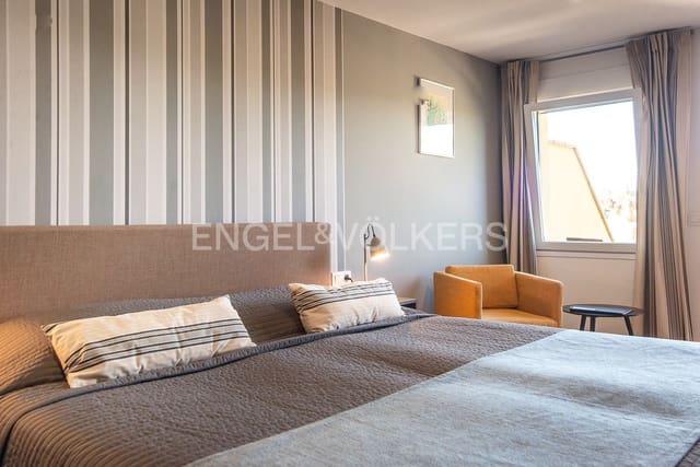 9 quarto Moradia para venda em Vinaròs com piscina garagem - 755 000 € (Ref: 9080576)